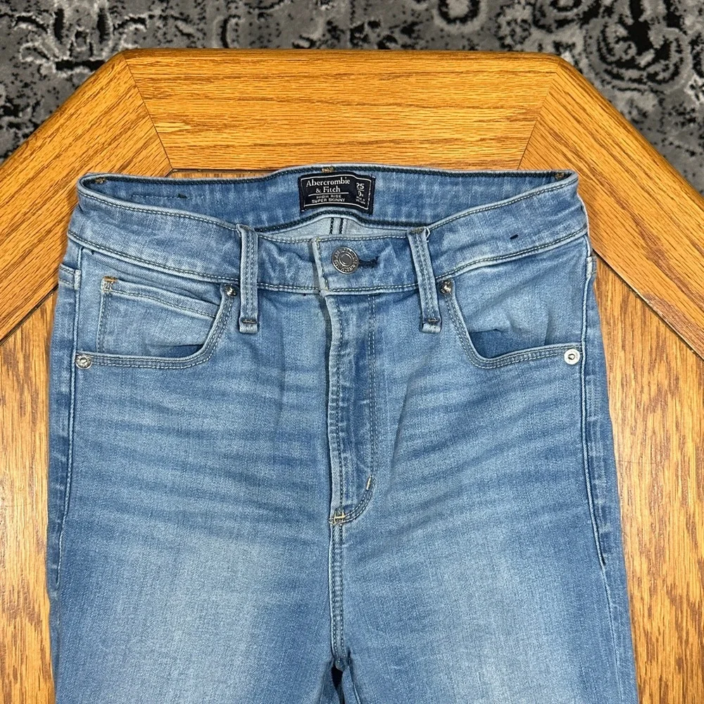 *ABERCROMBIE & FITCH* Light Blue High Rise Super Skinny Jeans Size 25 / 0R - Picture 4 of 9